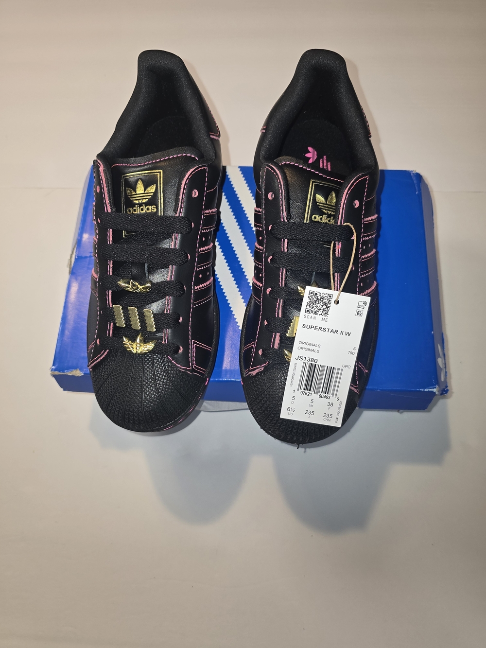 adidas Womans Superstar Sneakers in Black with Pink Trim